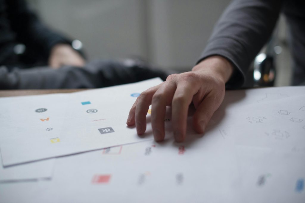 Logo minimal per brand identity